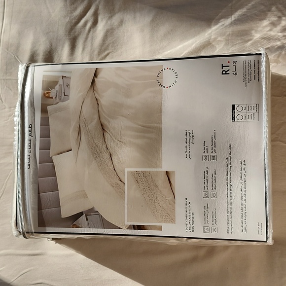 King Lace Duvet - Picture 2 of 5